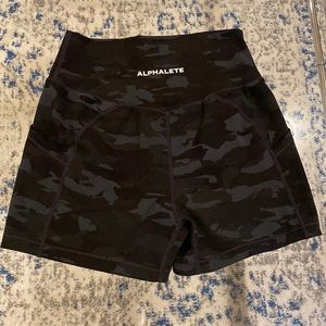 Alphalete black camo shorts size small